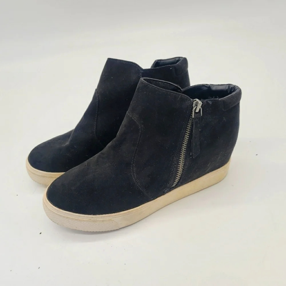 New MYLU Black Faux Suede Ankle Boot With Side Zipper Size 8.5